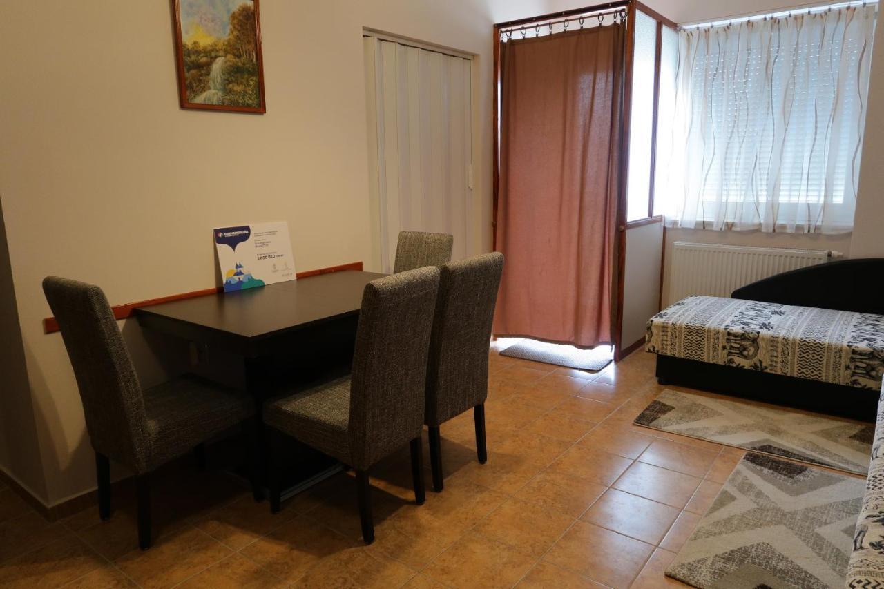Eva Apartman Szigetvár Exteriör bild