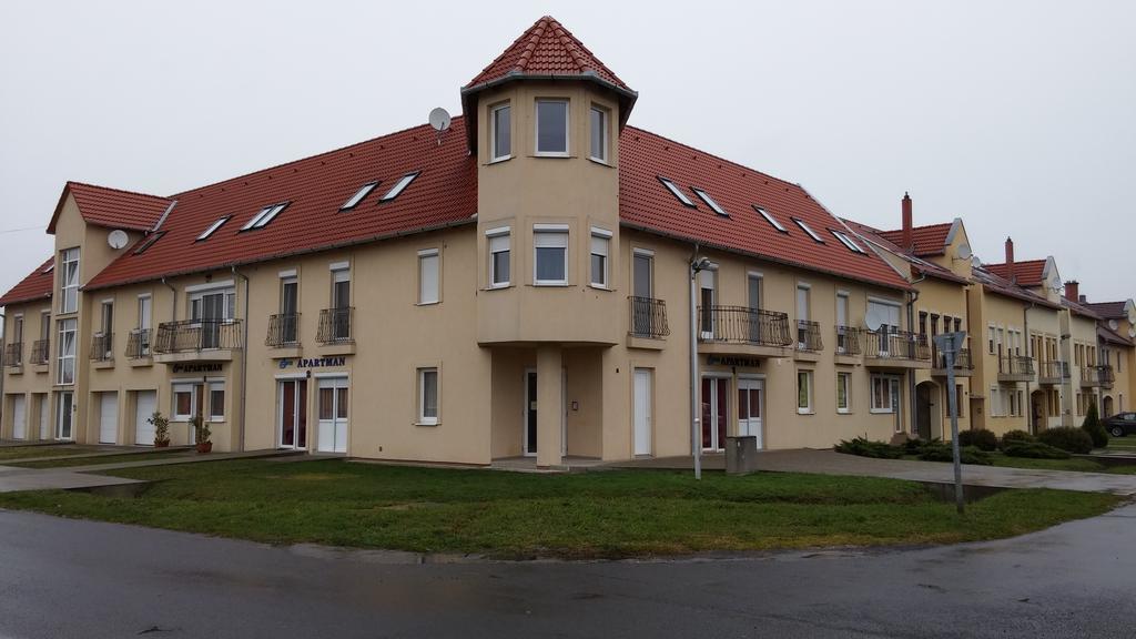 Eva Apartman Szigetvár Rum bild